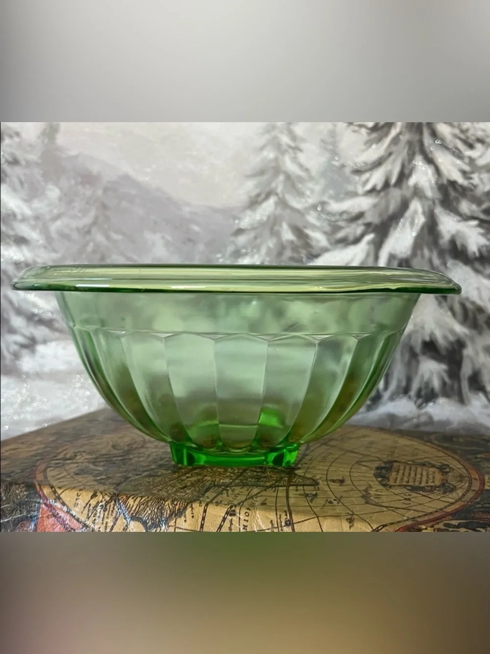 Depression Glass vintage uranium